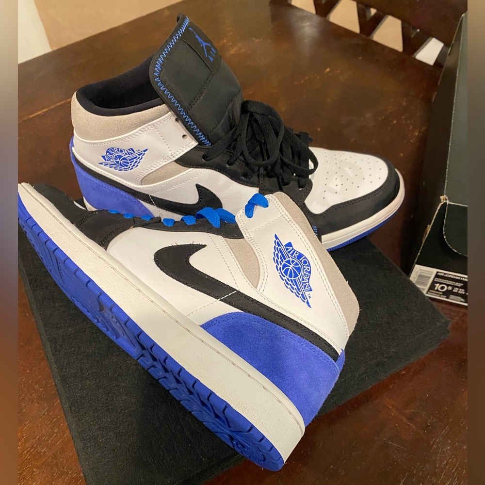 Jordan Air 1 Mid SE WHITE/HYPER ROYAL-BLACK